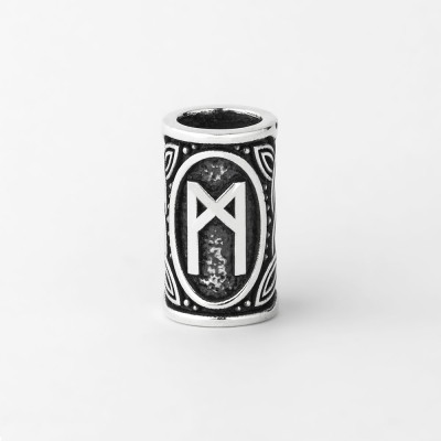 Шарм с руной Манназ из серебра