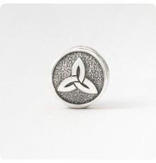 Шарм Трикветр из серебра