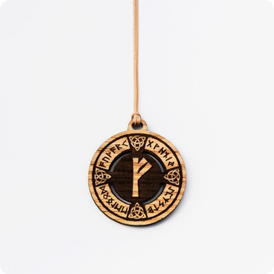 Руна Феху (Феу) в руническом круге из дерева (руна Благополучия)