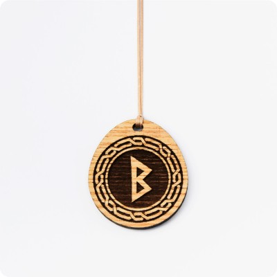 Руна Беркана - Берегия из дерева Ясеня