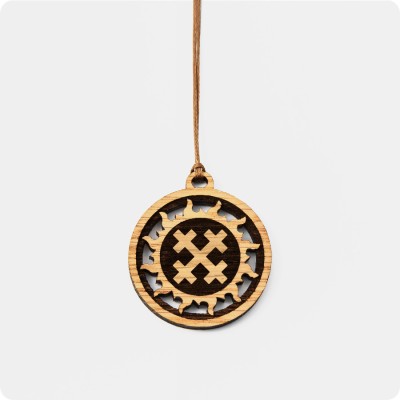 Оберег Крест Мары (Марены) в Солнечном круге из Дуба