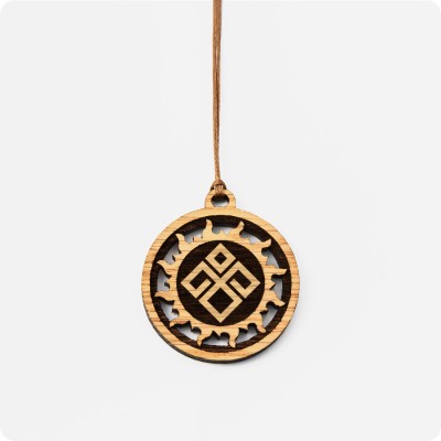 Оберег Даждьбог в Солнечном круге из Дуба