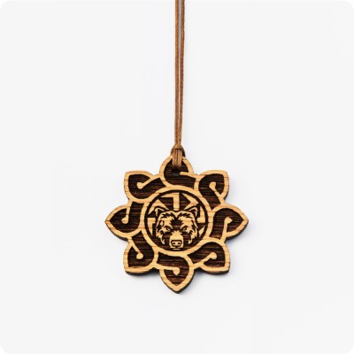 Оберег Медведь Коловрат из Дуба в солнце