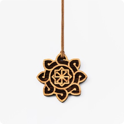 Оберег Молвинец из Дуба в солнце