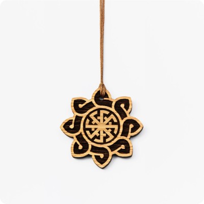 Оберег Свитовит из Дуба в солнце