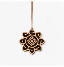 Оберег Родовик из Дуба в солнце