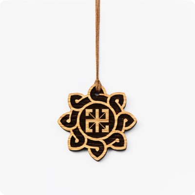 Оберег Радинец из Дуба в солнце