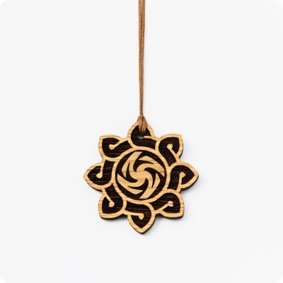 Оберег Вайга из Дуба в солнце