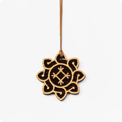 Оберег Целебник из Дуба в солнце