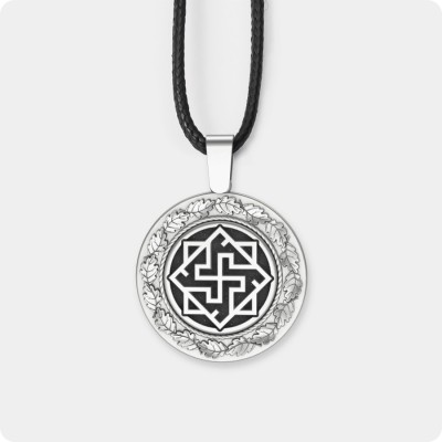 Оберег Валькирия из серебра в дубовых листьях