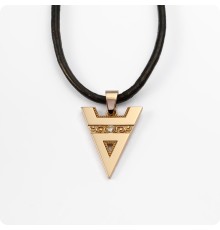 Оберег Символ Велеса (Волоса) из золота с камнем