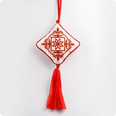 Вышивка оберег со славянским символом Алатырь