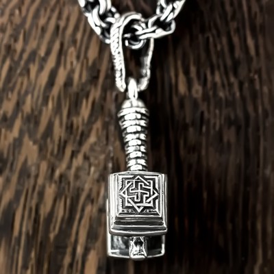 Молот с Оберегом Валькирия из серебра