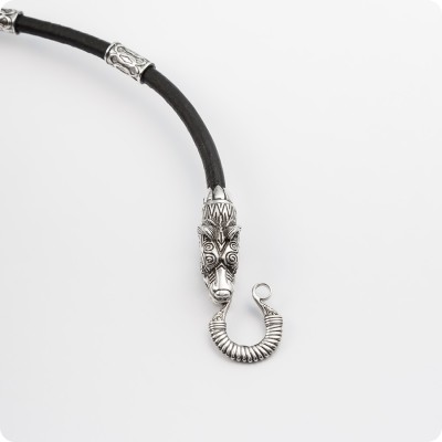 Кожаный шнур с серебряными вставками и головой Медведя - Хозяин Тайги